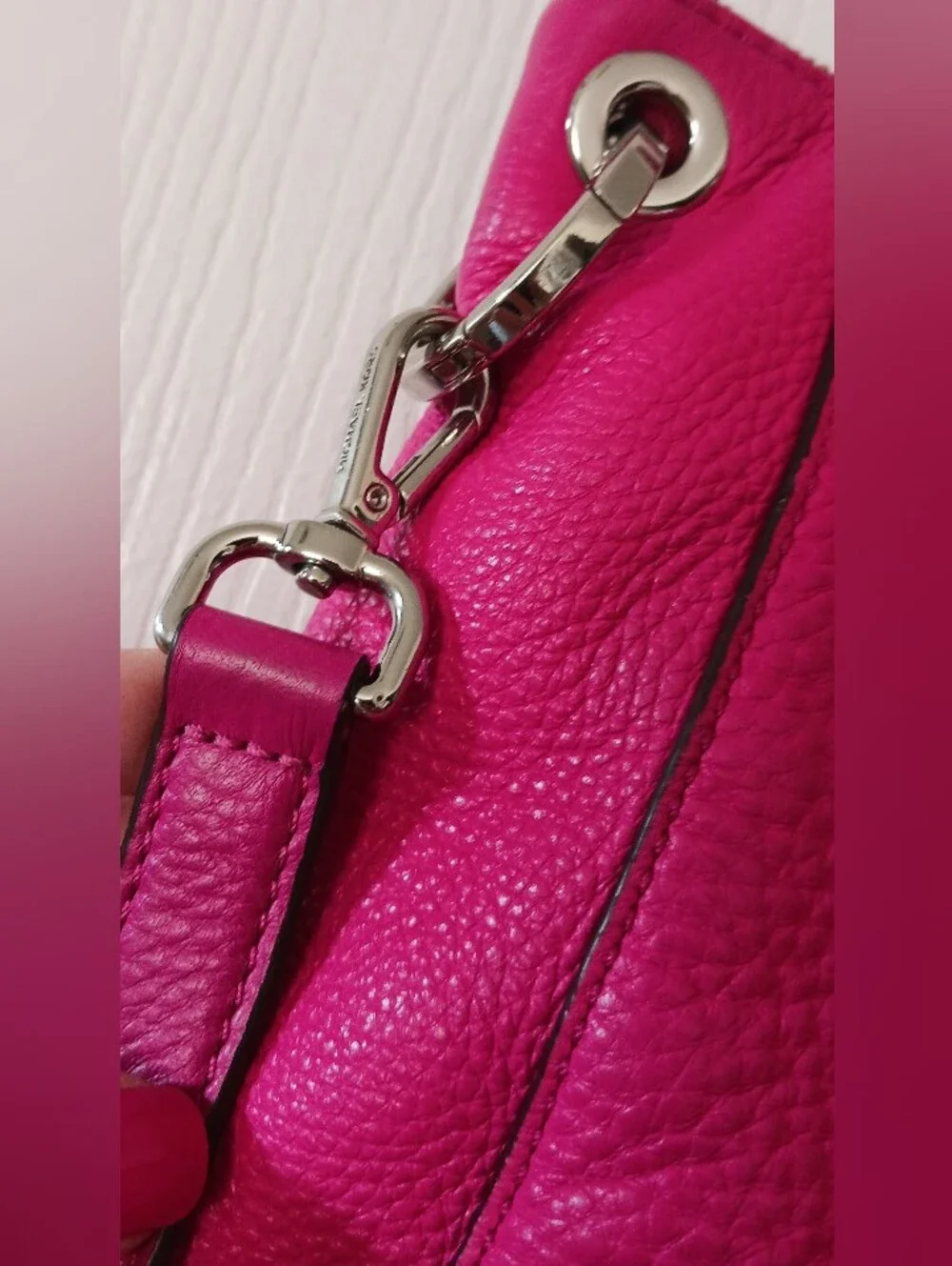 Michael Kors Fuschia Leather Shoulder Bag💞